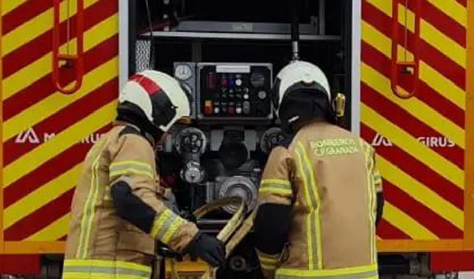 Evacuado al hospital por inhalación de humo tras el incendio de una casa en Morelábor