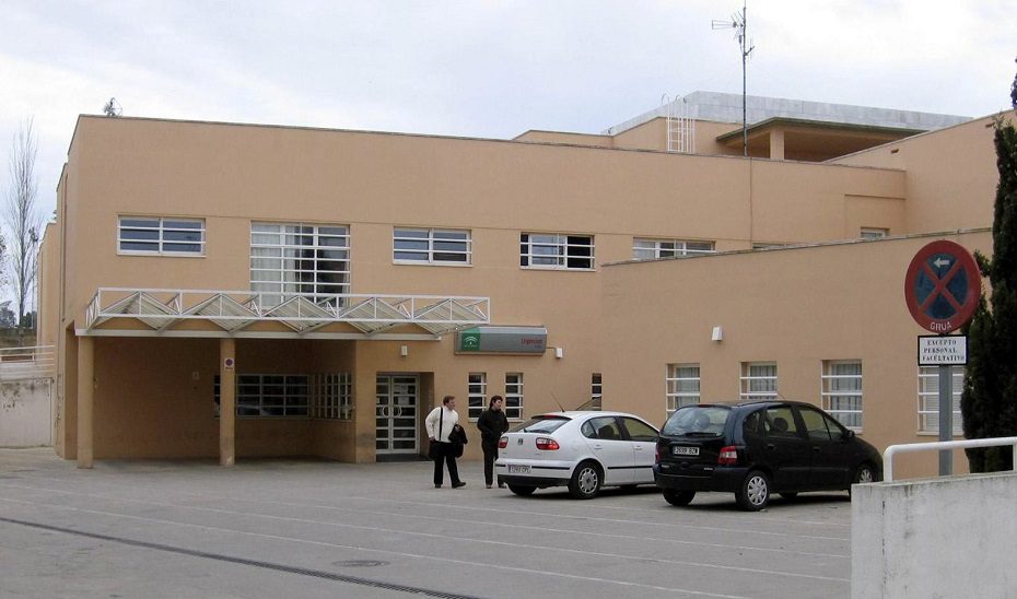 Cinco personas quedan atrapadas al volcar su vehículo en la carretera N-431 en Lepe