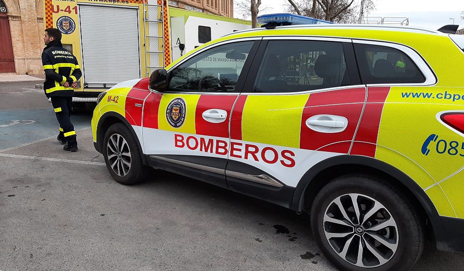 Varias naves del polígono Cortijo Real en Algeciras resultan afectadas tras un incendio
