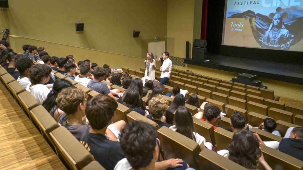 El Consejo Audiovisual de Andalucía acerca a los jóvenes la realidad africana a través del cine en el FCAT de Tarifa