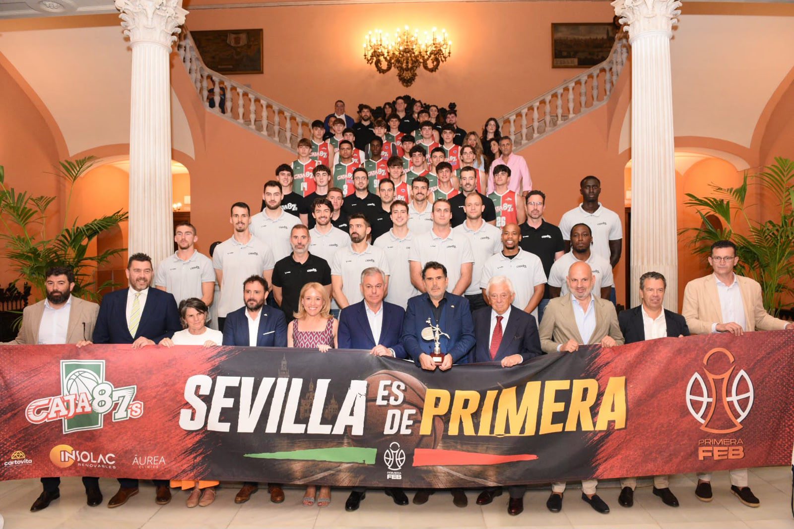 José Luis Sanz: “El Insolac Caja 87 Baloncesto sois todo un ejemplo deportivo del que nos sentimos muy orgullosos. En menos de dos años habéis logrado una proeza al alcance de muy pocos, un ascenso a Primera LEB que a la mayoría les cuesta años, incluso décadas”