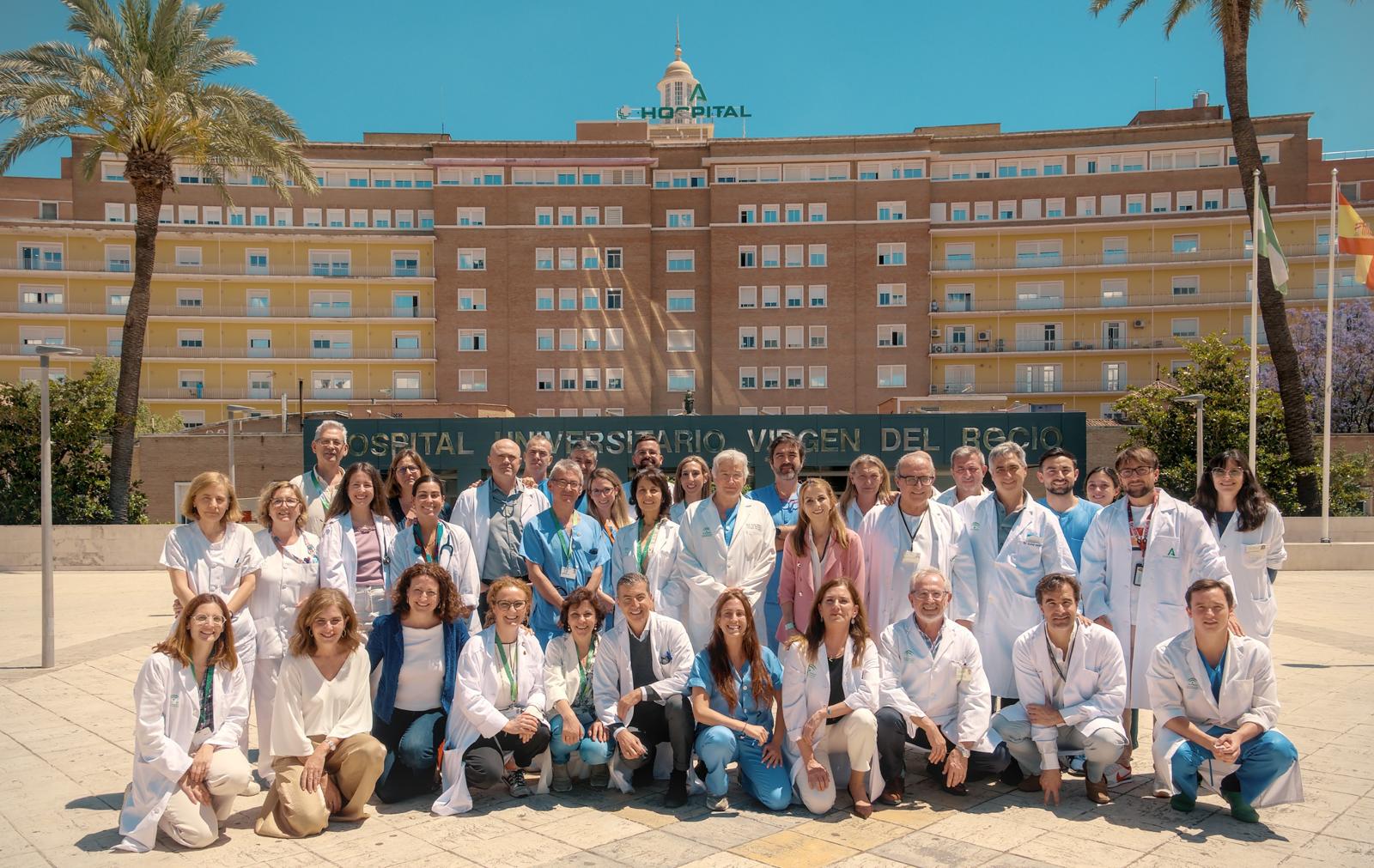 Una veintena de profesores de la US participan en el primer trasplante intestinal del Hospital Virgen del Rocío