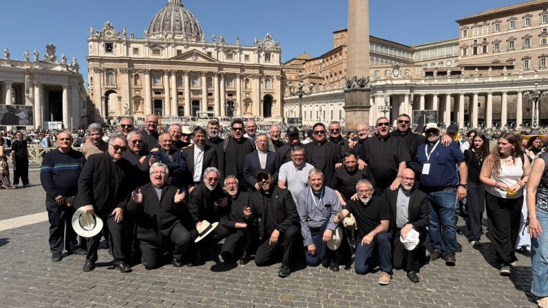 El párroco de Santa María de Gracia, de Camas participó el XXXVI Curso de Actualización Sacerdotal celebrado en Roma
