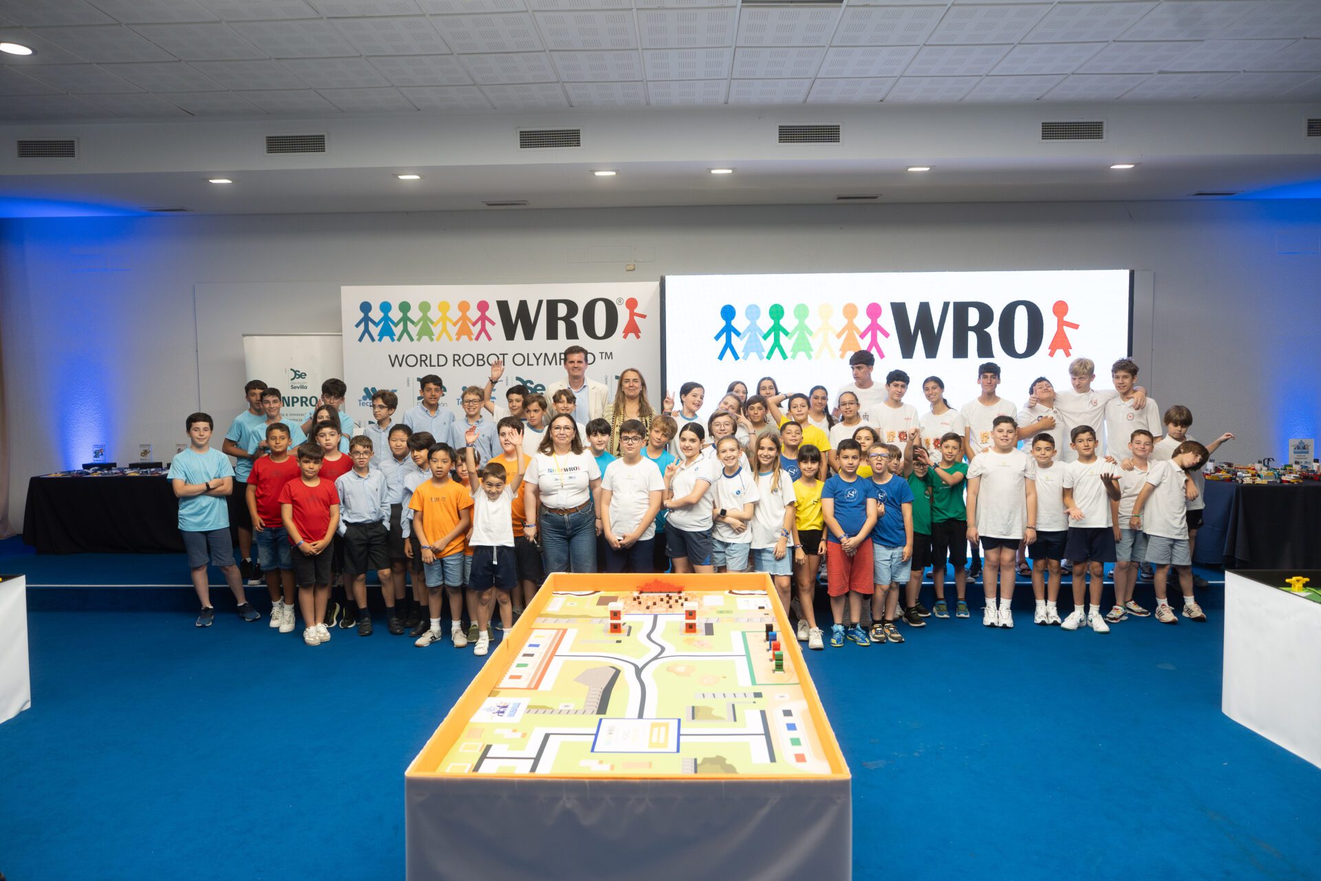Cerca de cien escolares participan en la tercera edición del Campeonato Provincial de Robótica Educativa