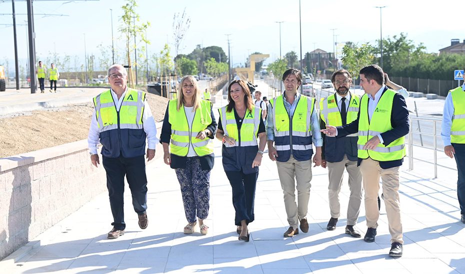 La Junta concluye la plaza mirador junto al río Dílar en la prolongación Sur del Metro de Granada