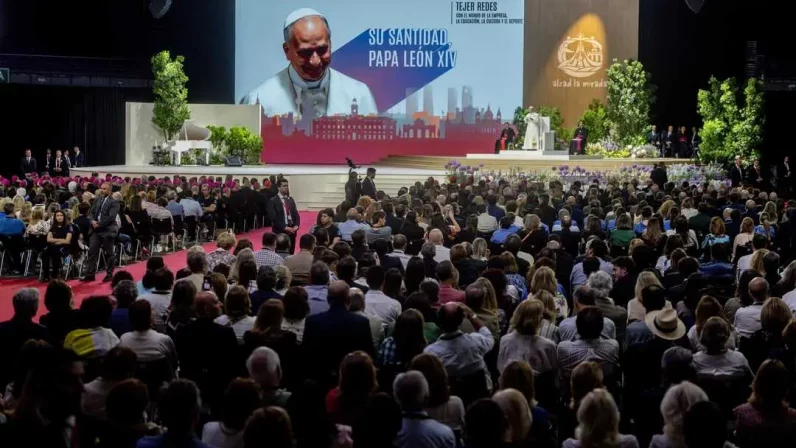 El Santo Padre llama a tejer redes de encuentro entre la fe y la sociedad desde el corazón de Madrid