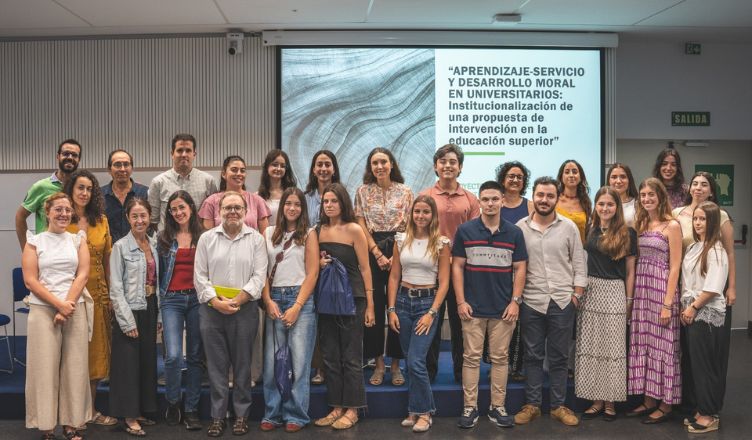 La Universidad Loyola reflexiona sobre el aprendizaje-servicio como motor de transformación social y educativa