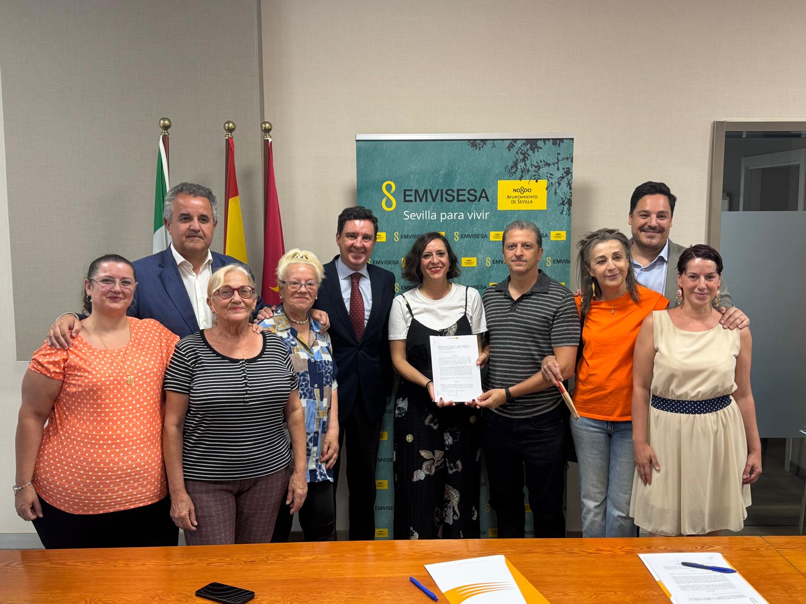 Sevilla refuerza su compromiso con la inclusión social a través de nuevos convenios de vivienda con Mujereando y la Asociación Zaqueo
