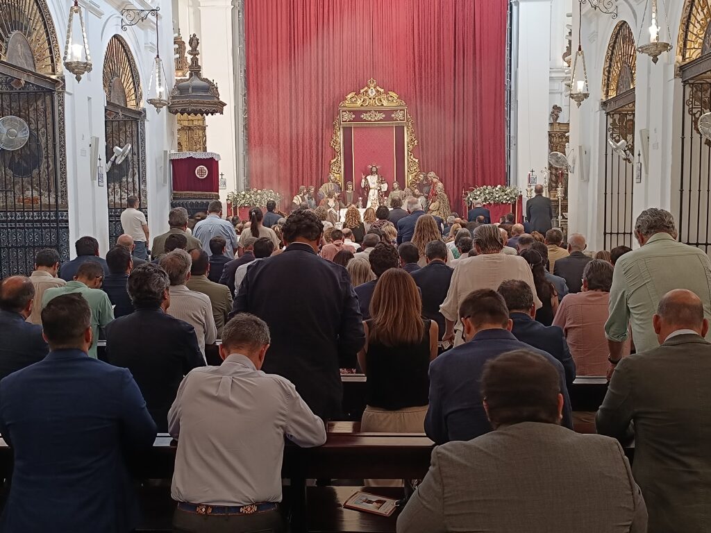 LAS HERMANDADES SACRAMENTALES CELEBRARON EN LOS TERCEROS UN MULTITUDINARIO ACTO EUCARÍSTICO