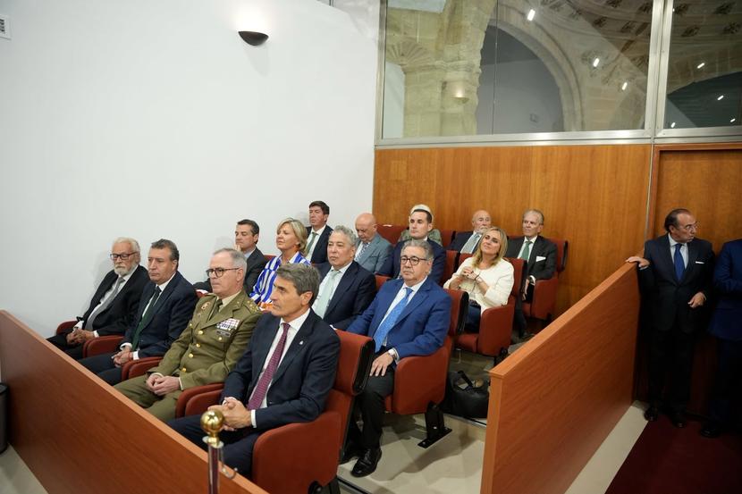 El Defensor andaluz asiste a la sesión constitutiva del Parlamento de Andalucía en la XIII legislatura