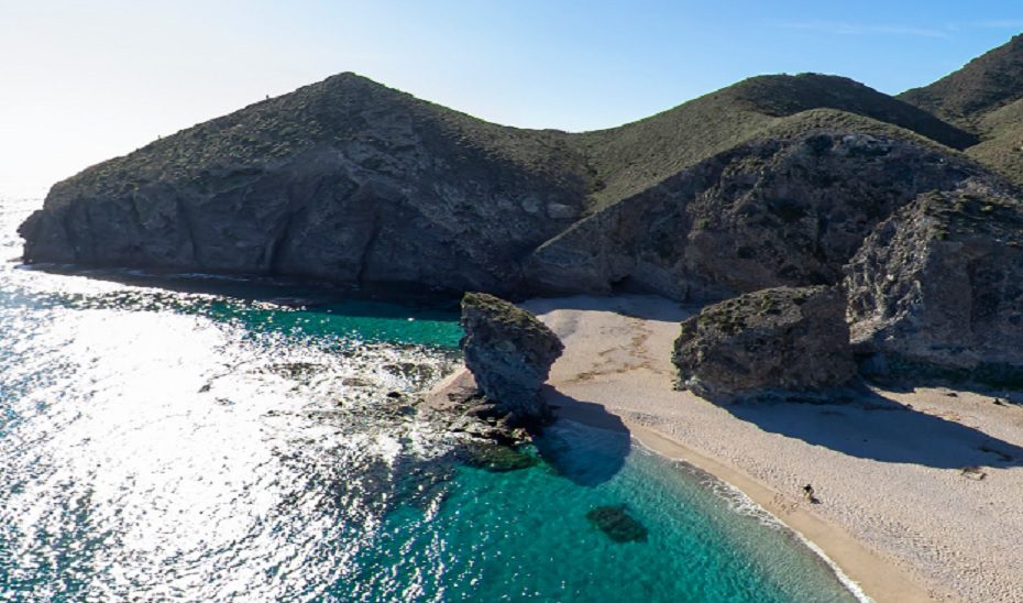 Fallece una mujer ahogada en una playa de Carboneras