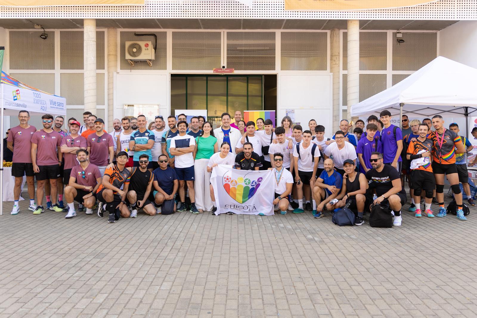 Más de 200 personas participan en la II Copa Arcoíris contra la LGTBIfobia en el deporte