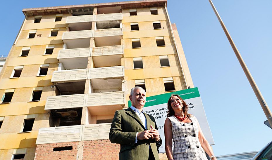La Junta inicia la rehabilitación integral de un edificio de Polígono Sur para 30 nuevas viviendas sociales
