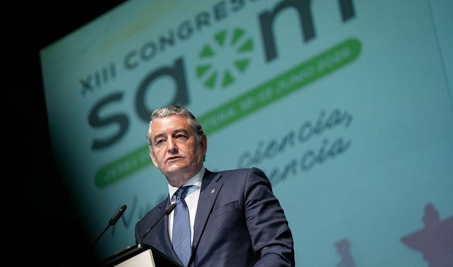 Andalucía multiplica por seis los equipos y amplía la plantilla oncológica un 30% desde 2019