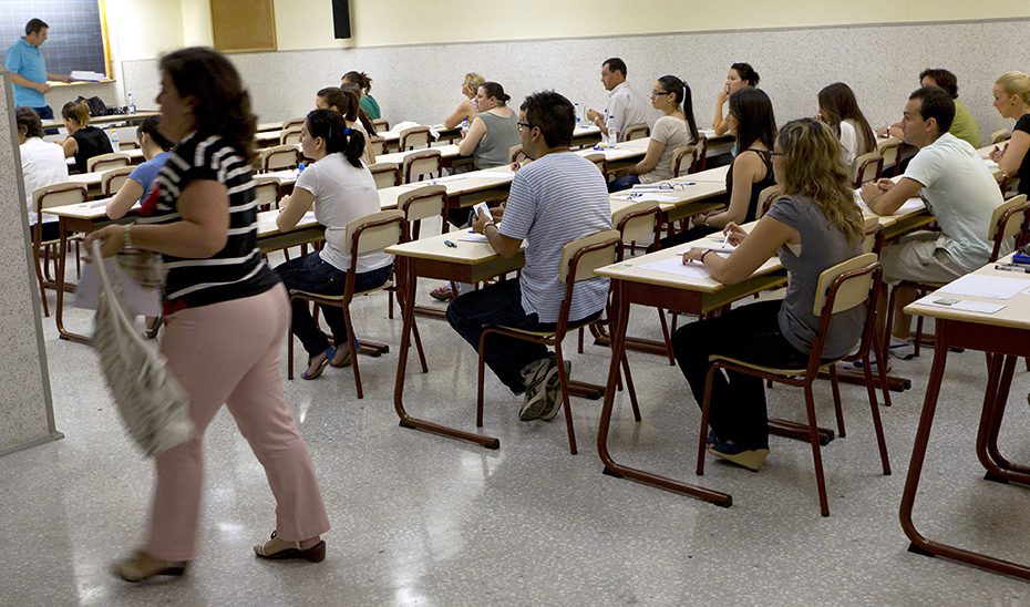 Más de 5.700 personas se examinan este sábado en Andalucía para obtener el título de la ESO