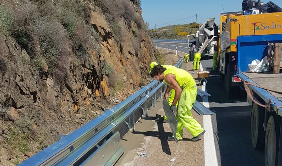 La Junta invierte 14 millones en barreras y en la renovación de la señalización de las carreteras