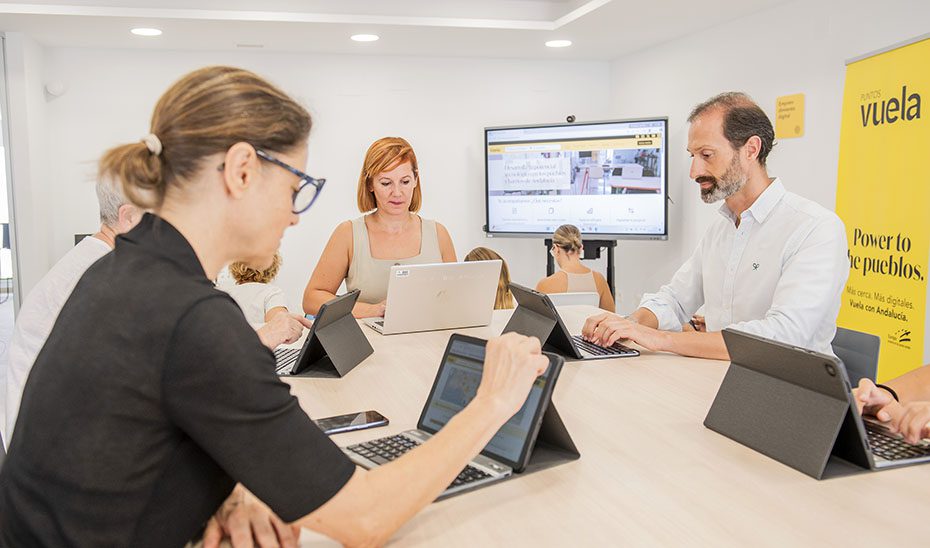 Andalucía ayudará a los pequeños municipios a convertirse en destino para nómadas digitales