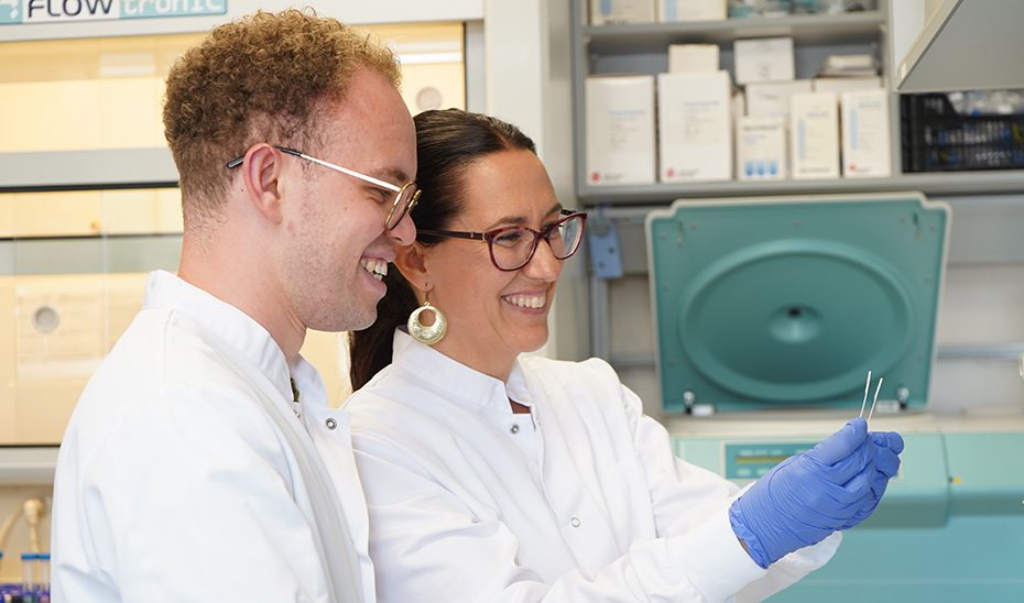 Científicos andaluces diseñan unas ‘tijeras moleculares’ contra siete coronavirus humanos