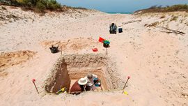 El IAPH documenta restos de ánforas en el entorno de la playa gaditana de La Caleta que podrían corresponder a un navío romano naufragado