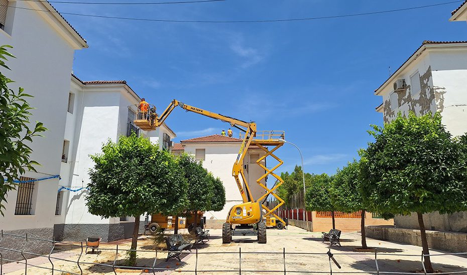La Junta inicia las obras de rehabilitación de la barriada Francisco de Quevedo de Puente Genil