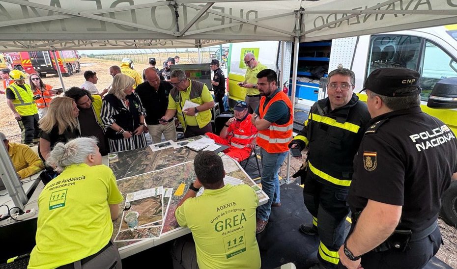 La Junta evalúa los mecanismos de respuesta ante un accidente aéreo con un simulacro en Jerez