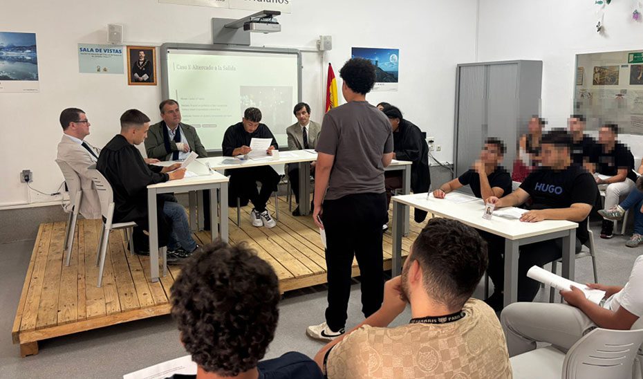Un ‘roleplay’ judicial para que los menores infractores comprendan el daño a las víctimas