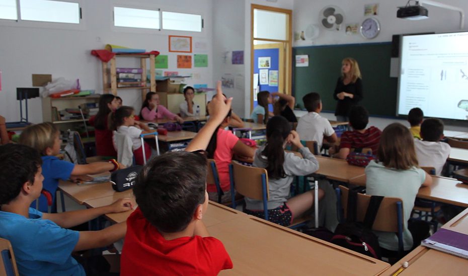 La Junta aprueba un refuerzo de 4.309 docentes de la plantilla pública para el curso 2026-2027