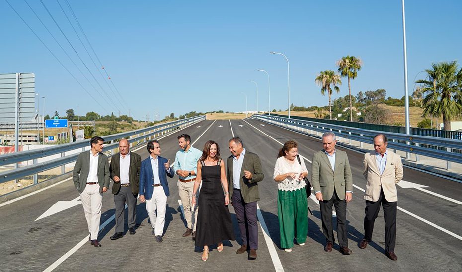 La Junta pone en servicio el carril BUS-VAO del Aljarafe Norte