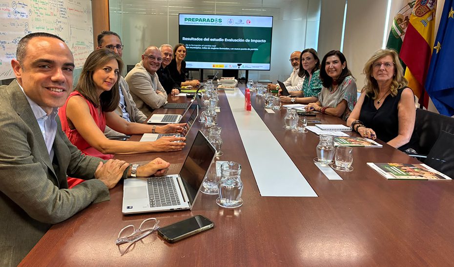 ‘Preparadas’ lleva la capacitación digital a 594 municipios y forma a 85.793 andaluzas