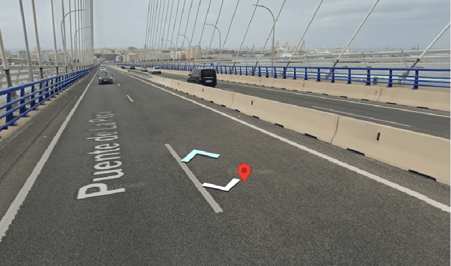 Cuatro heridos en un accidente de tráfico en Cádiz capital