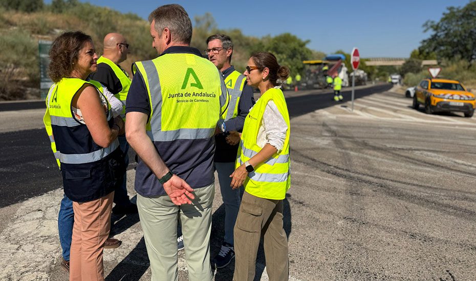 La Junta renueva el firme de la A-320 a su paso por Jimena