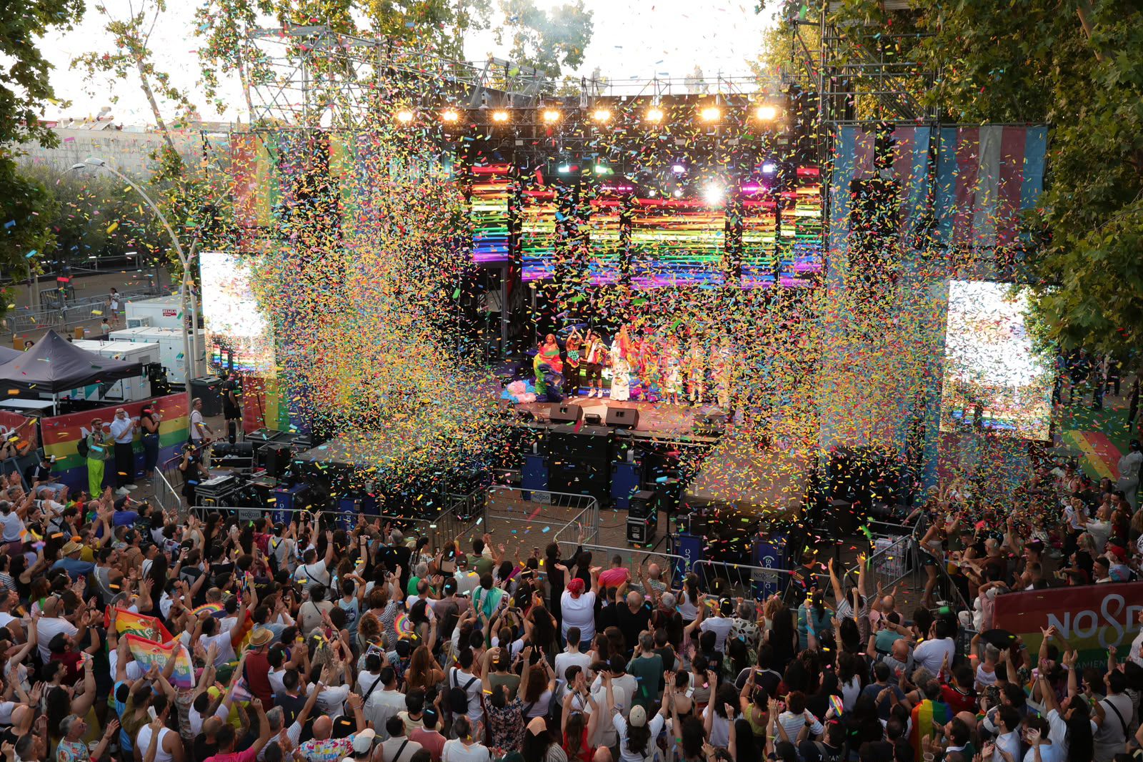 Sevilla cierra el Pride 2026 más amplio y descentralizado de su historia, con más de 40 actividades y una manifestación que ha reunido a más de 10 000 personas