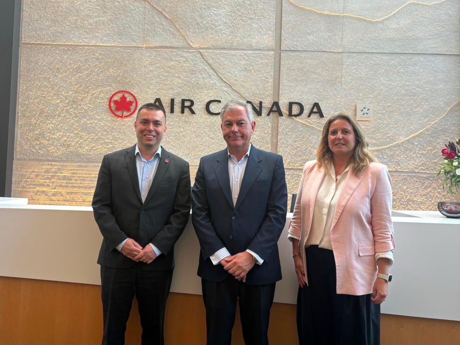 El alcalde Sanz presenta en Montreal el potencial económico y turístico de Sevilla para impulsar una conexión aérea directa con Air Canada