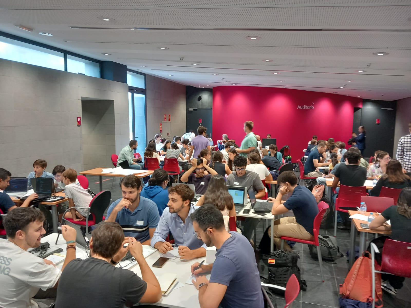 La Junta acercó el emprendimiento a 32.308 estudiantes con 1.463 actividades este curso
