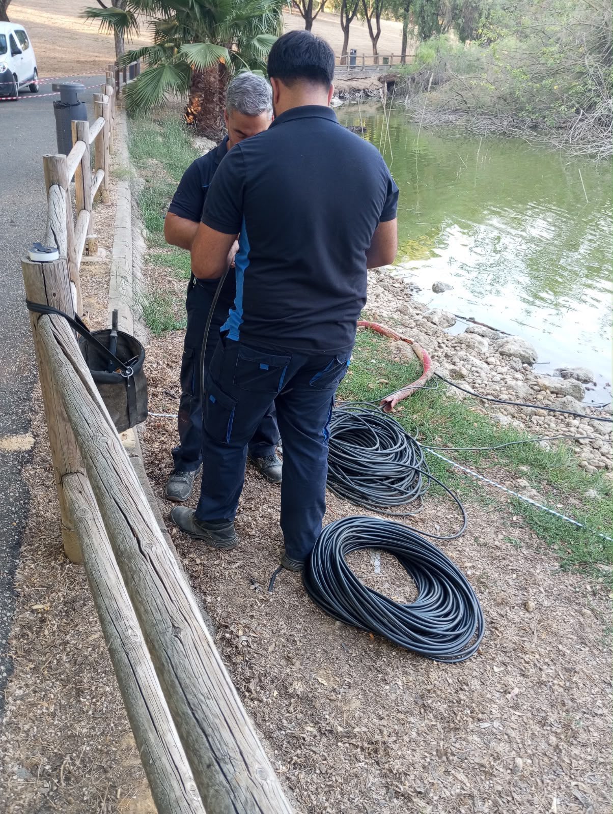 El Ayuntamiento inicia la instalación de aireadores para mejorar la oxigenación de los lagos de Tamarguillo, Miraflores e Infanta Elena