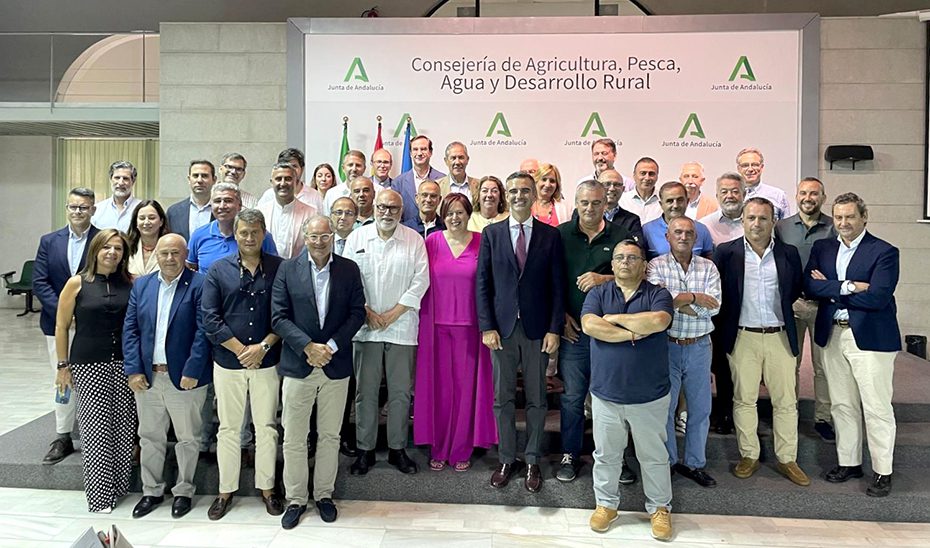 Junta, Estado y regantes firman los convenios para realizar obras del Plan RegadíA por 138,3 millones