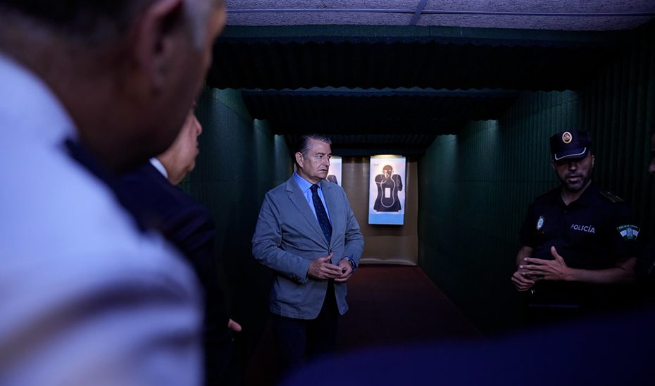 Andalucía incorpora la primera galería móvil de tiro de España para formar a policías locales