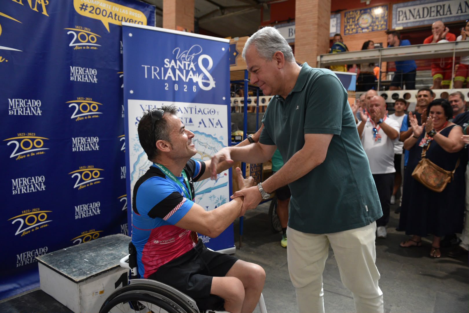 El alcalde Sanz entrega los premios XII Acuatlón Velá de Santa Ana- Menorial Iñigo Vallejo