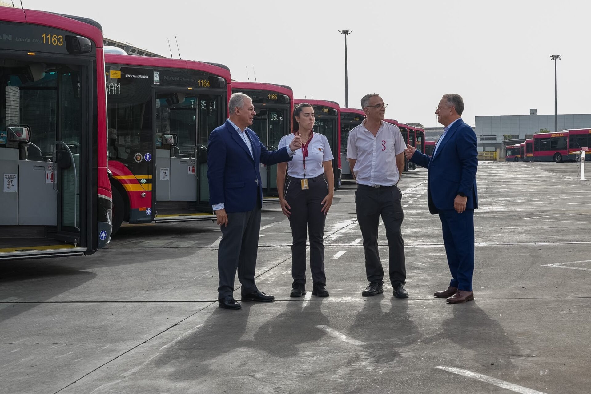 El gobierno de Sanz invierte más de 4,5 millones de euros en diez nuevos autobuses híbridos para seguir modernizando la flota de TUSSAM