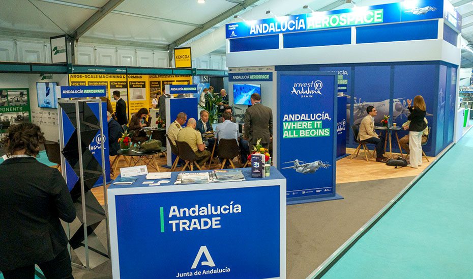 La Junta refuerza el liderazgo aeroespacial de la región en la feria de Farnborough