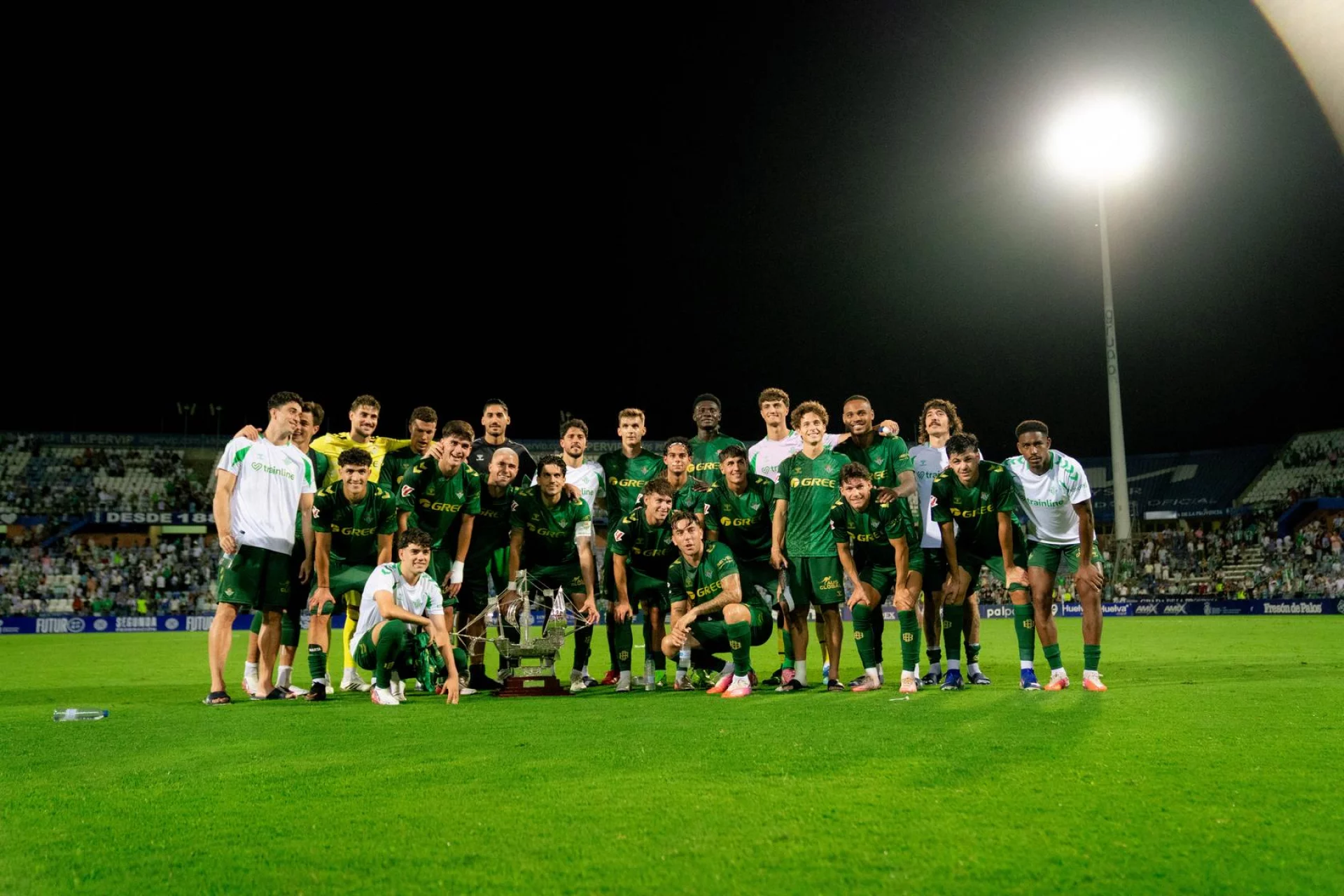 El Real Betis se alza con su sexto Trofeo Colombino