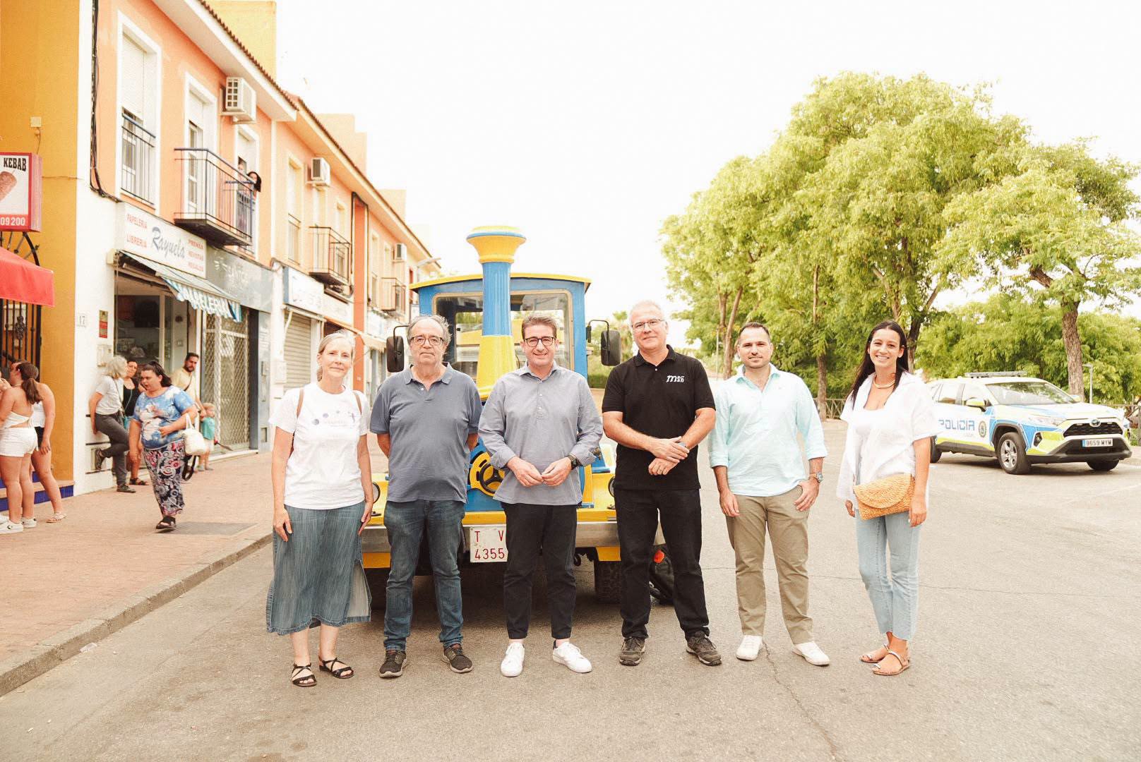 Comercio, ocio y convivencia protagonizan el #JuevesBlanco en Palomares del Río