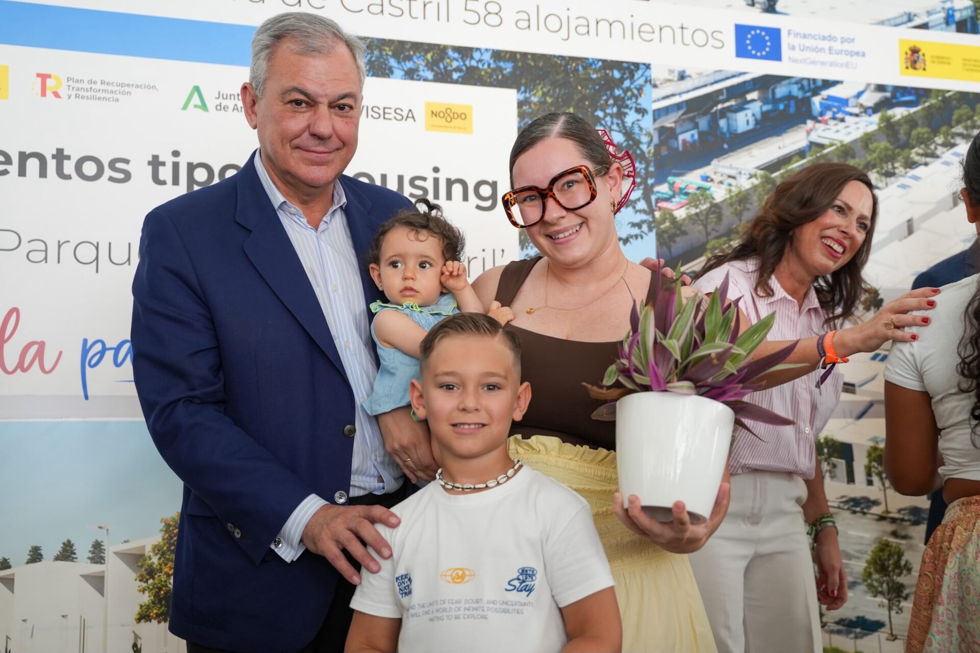 El Gobierno de Sanz entrega otras 58 nuevas VPO del ‘Residencial Parque Sierra Castril’, viviendas tipo cohousing, en régimen de alquiler, con zonas comunes