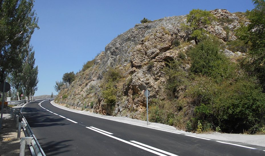 La Junta contrata por 22 millones el control de la vegetación de las carreteras de Andalucía