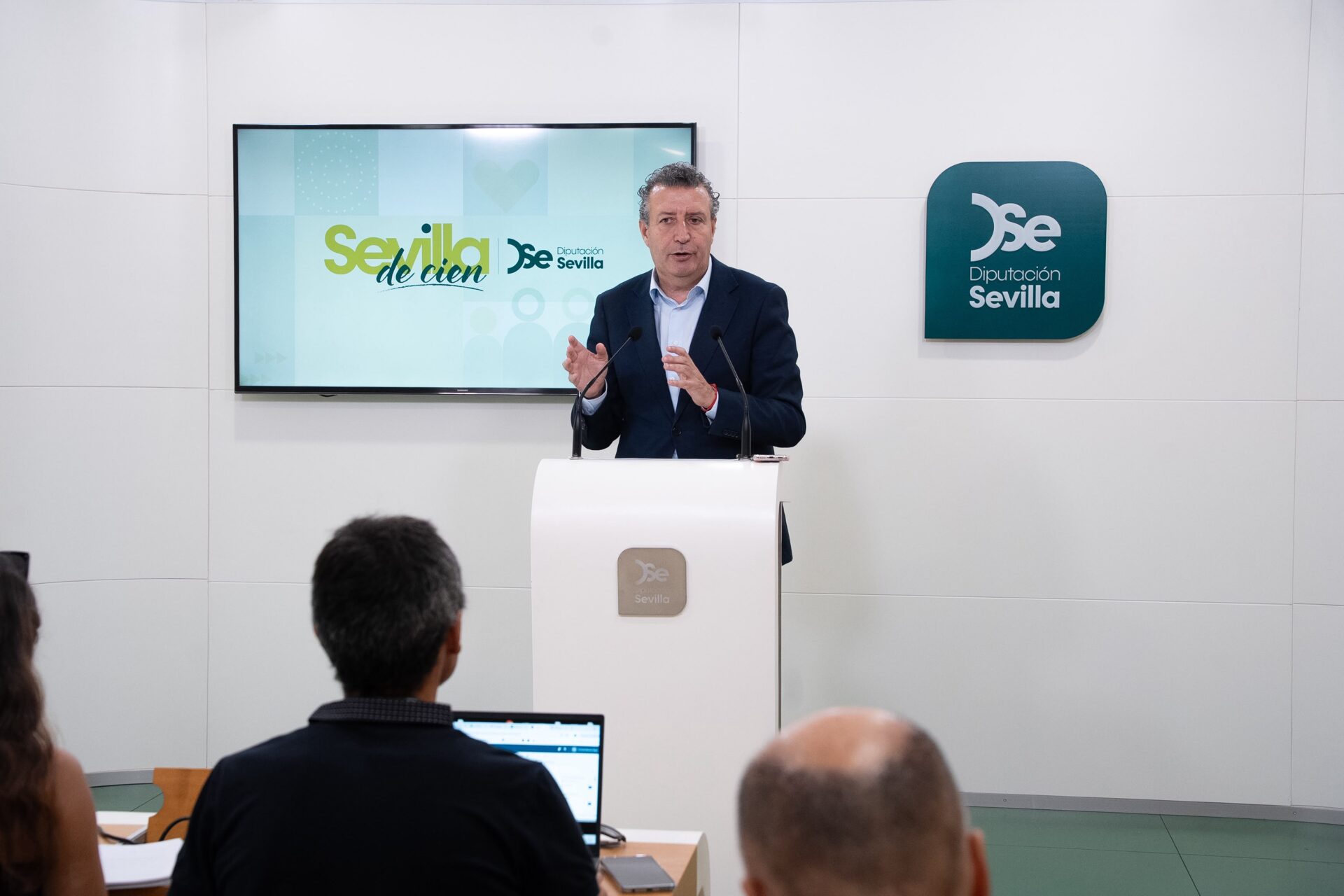 Javier Fernández presenta ‘Sevilla de Cien’, 100M€ de inversiones extraordinarias con los que la Diputación activa ahora infraestructuras para un futuro de oportunidades en la provincia