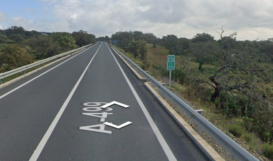 Una fallecida tras la salida de vía y vuelco de un turismo en Villanueva de los Castillejos