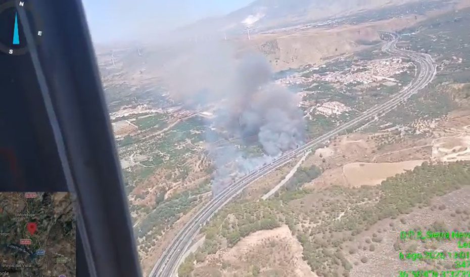 La Junta eleva el Plan Infoca a fase de emergencia por un incendio en Lecrín (Granada)