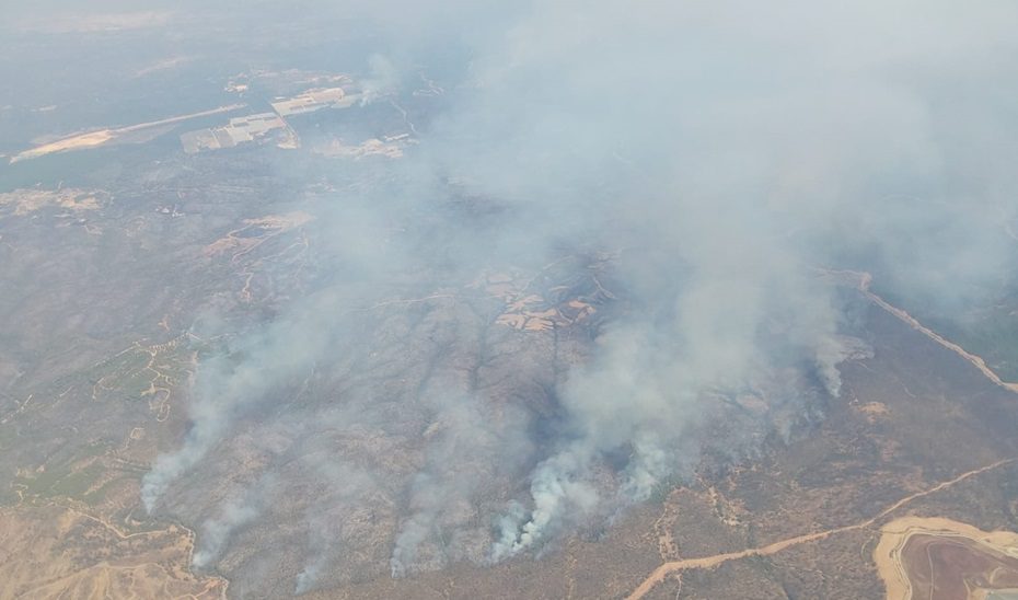 La Junta envía un mensaje Es-Alert para desalojar cuatro nuevas zonas en el incendio de Niebla