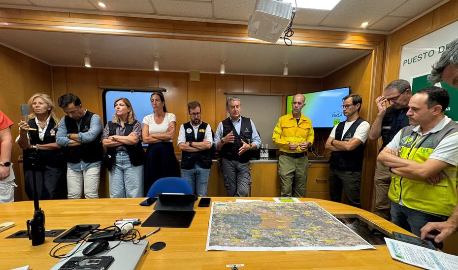 El dispositivo avanza en el confinamiento de los frentes activos del incendio