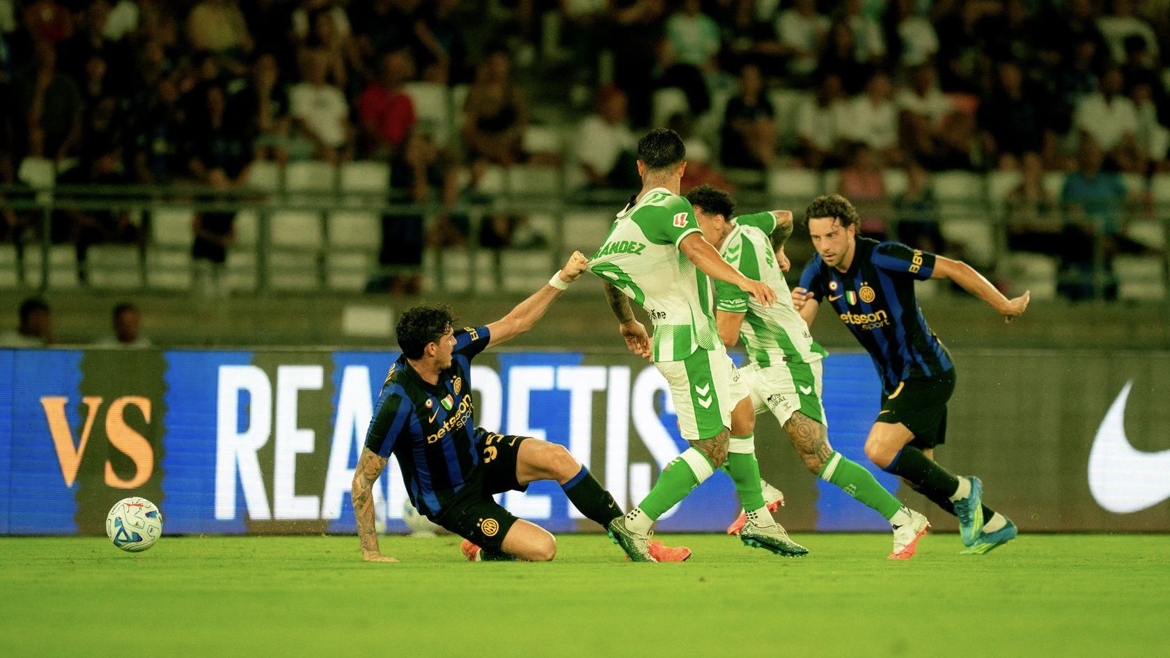 El Real Betis cae derrotado frente al Inter (1-0)